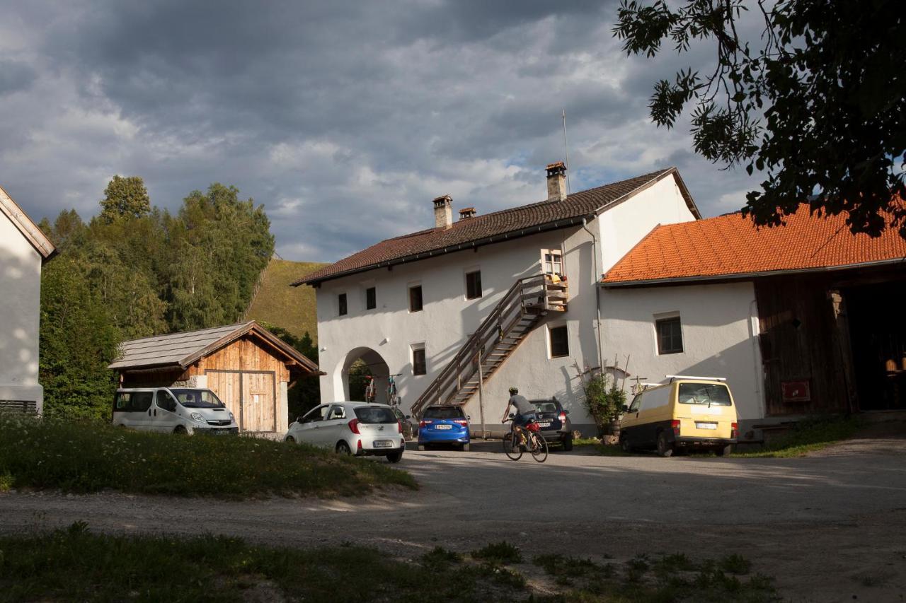 Romedihof Backpacker Hostel Karrösten Dış mekan fotoğraf